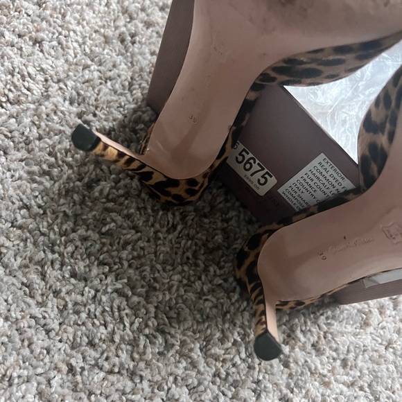 Gianvito Rossi Leopard Print Calf Hair Open Toe Mule (39) - Picture 10 of 12